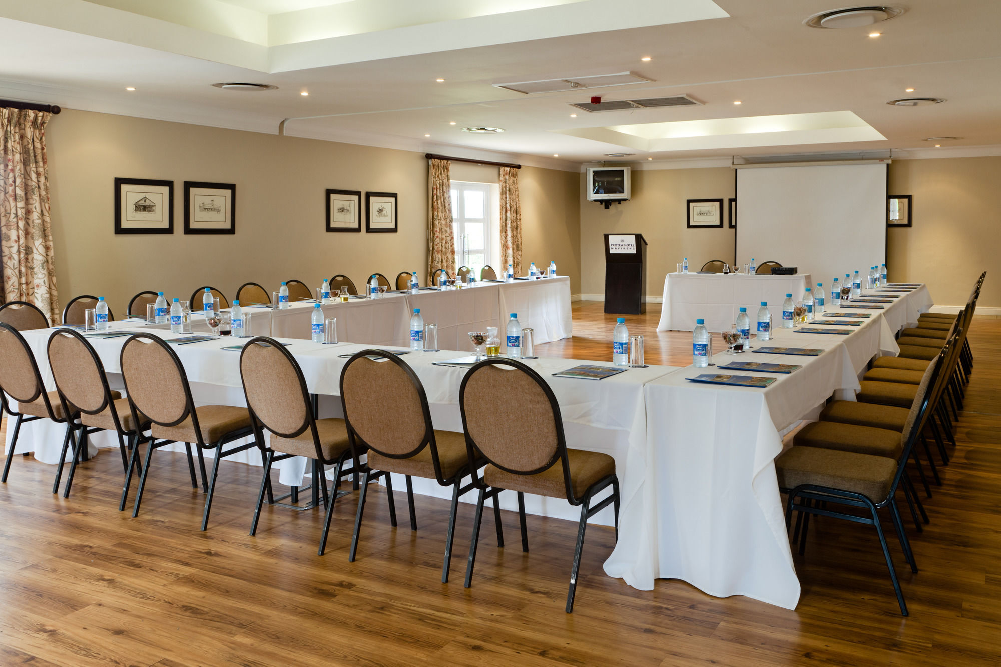 מהיקנג Protea Hotel By Marriott Mahikeng מראה חיצוני תמונה